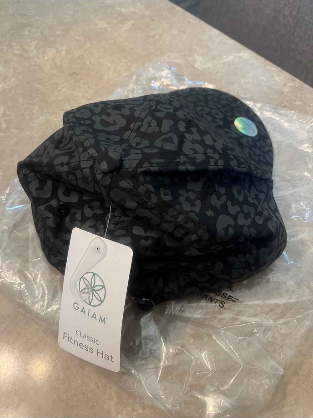 Women’s Gaim Classic Fitness Running Hat, Black Leopard BNWT - Picture 2 of 9